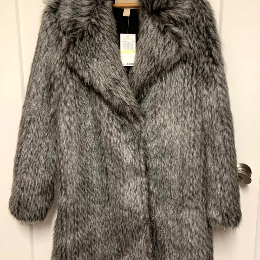 Brand-New MICHAEL KORS Faux Fur Silver Coat Size Medium M 2018